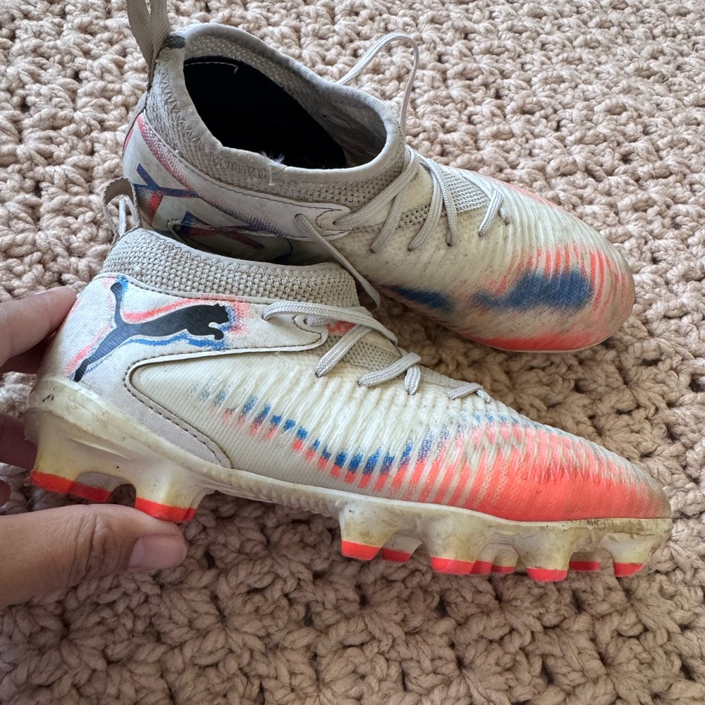 Puma Kids White, Coral & Blue Soccer Cleats